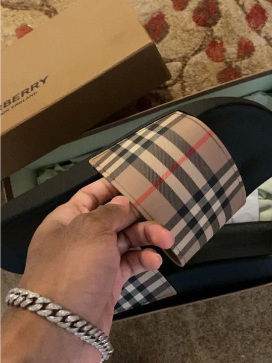 Burberry Men’s Plaid Slide Sandals in Beige and Black - Picture 3 of 3